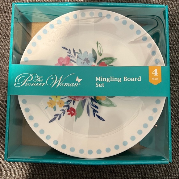 Pioneer Woman Mingling Board Plate Set - Picture 1 of 2